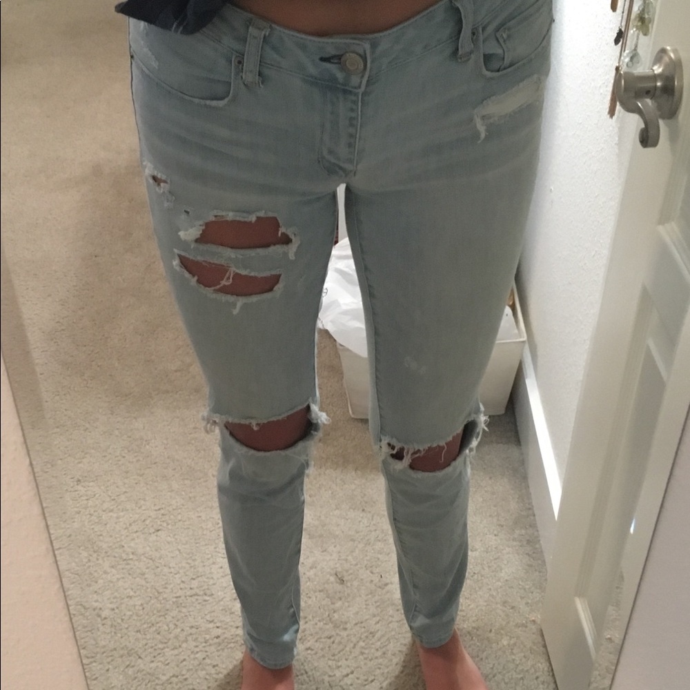 AE light-wash ripped skinny jeans